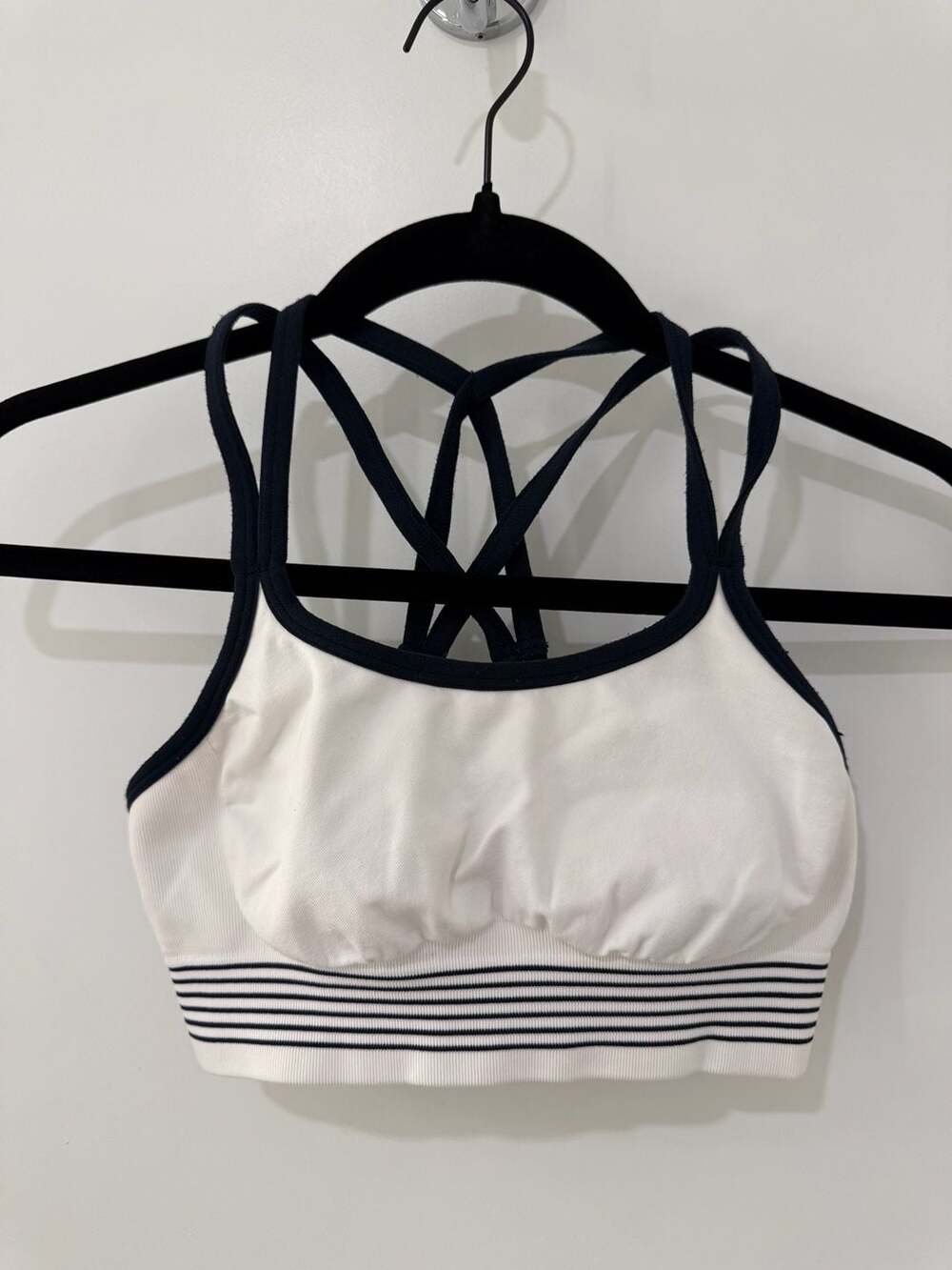 LNDR Blade Strappy Seamless Sports Bra in White/Navy